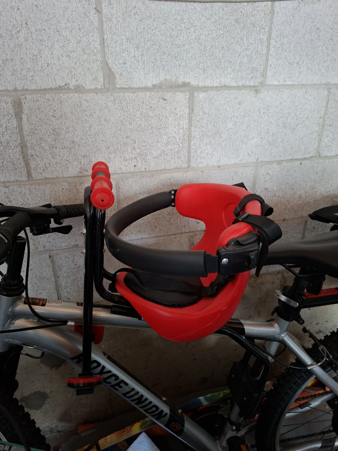 Red Kids Bike Seat - photo 2