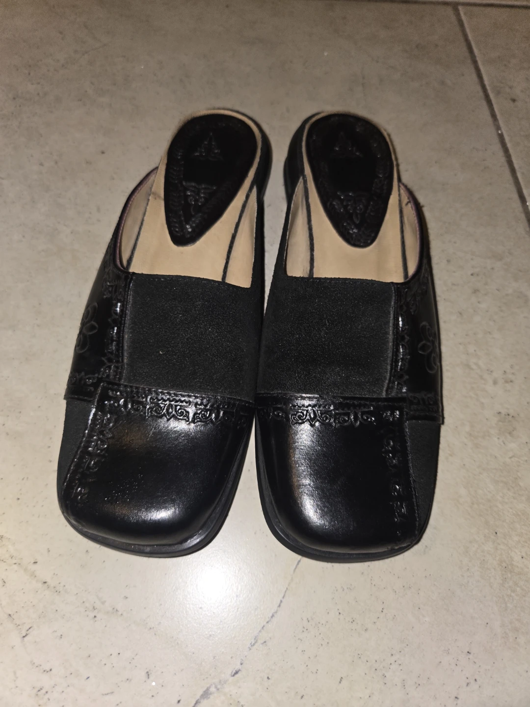 New Hand-Crafted Embossed Black Leather & Suede Artisanal - photo 4