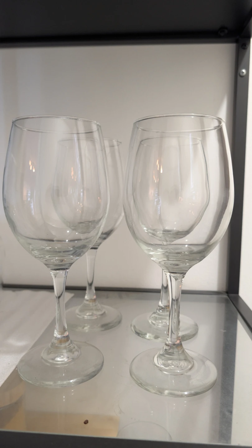 Set of 4 Clear Wine Glasses - photo 2