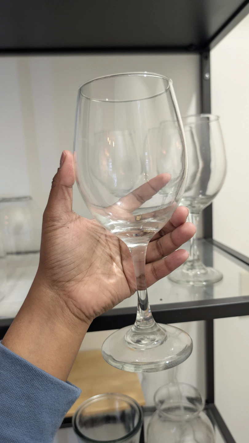 Set of 4 Clear Wine Glasses - photo 3