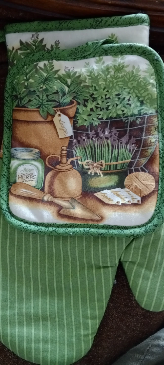 Oven Mitt and Pot Holder Set - photo 5