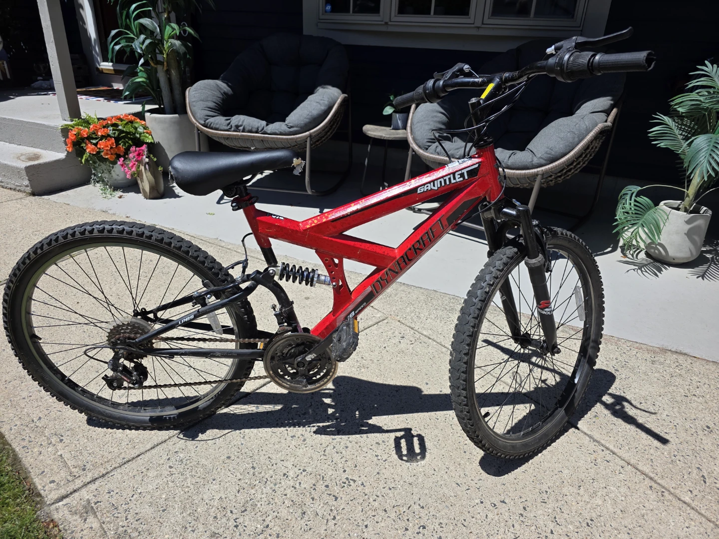 Red Gauntlet Full Suspension Mountain Bike - photo 2