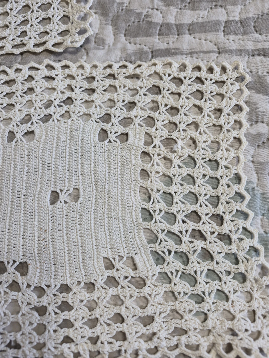 Set of 4 Beautiful Vintage 12" x 9" Crocheted Table - photo 3