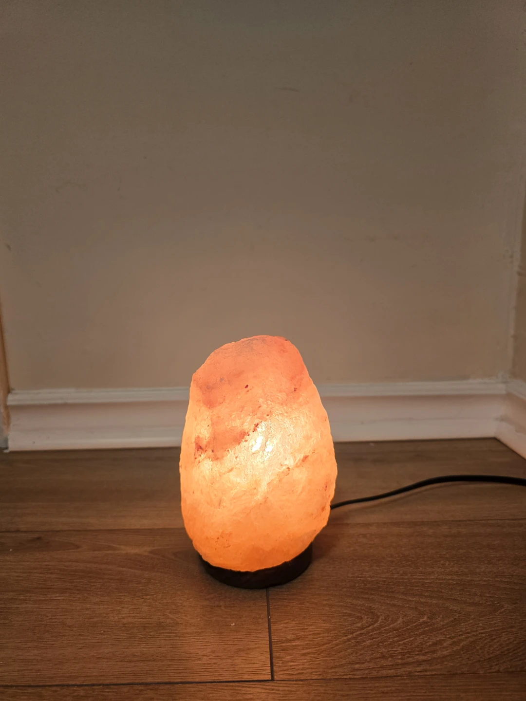 Himalayan salt rock lamp