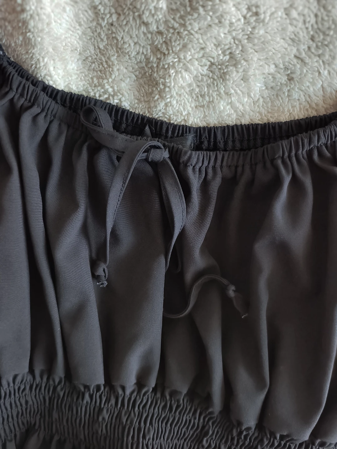 Black Crop-Top with Shirred Waist - photo 3