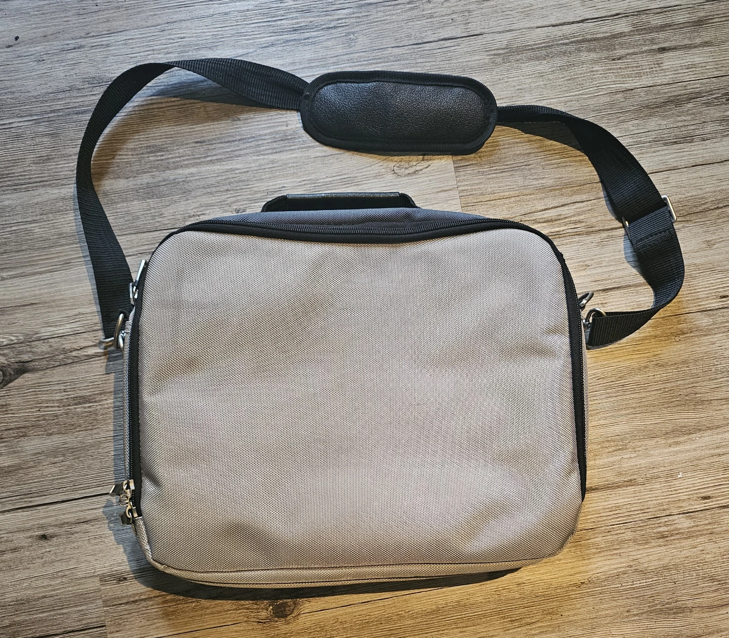 American Tourister Messenger Bag - photo 2