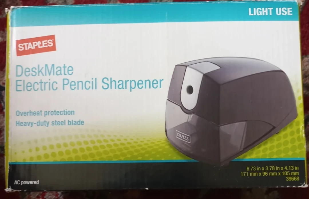 Staples Deskmate Electric Pencil Sharpener