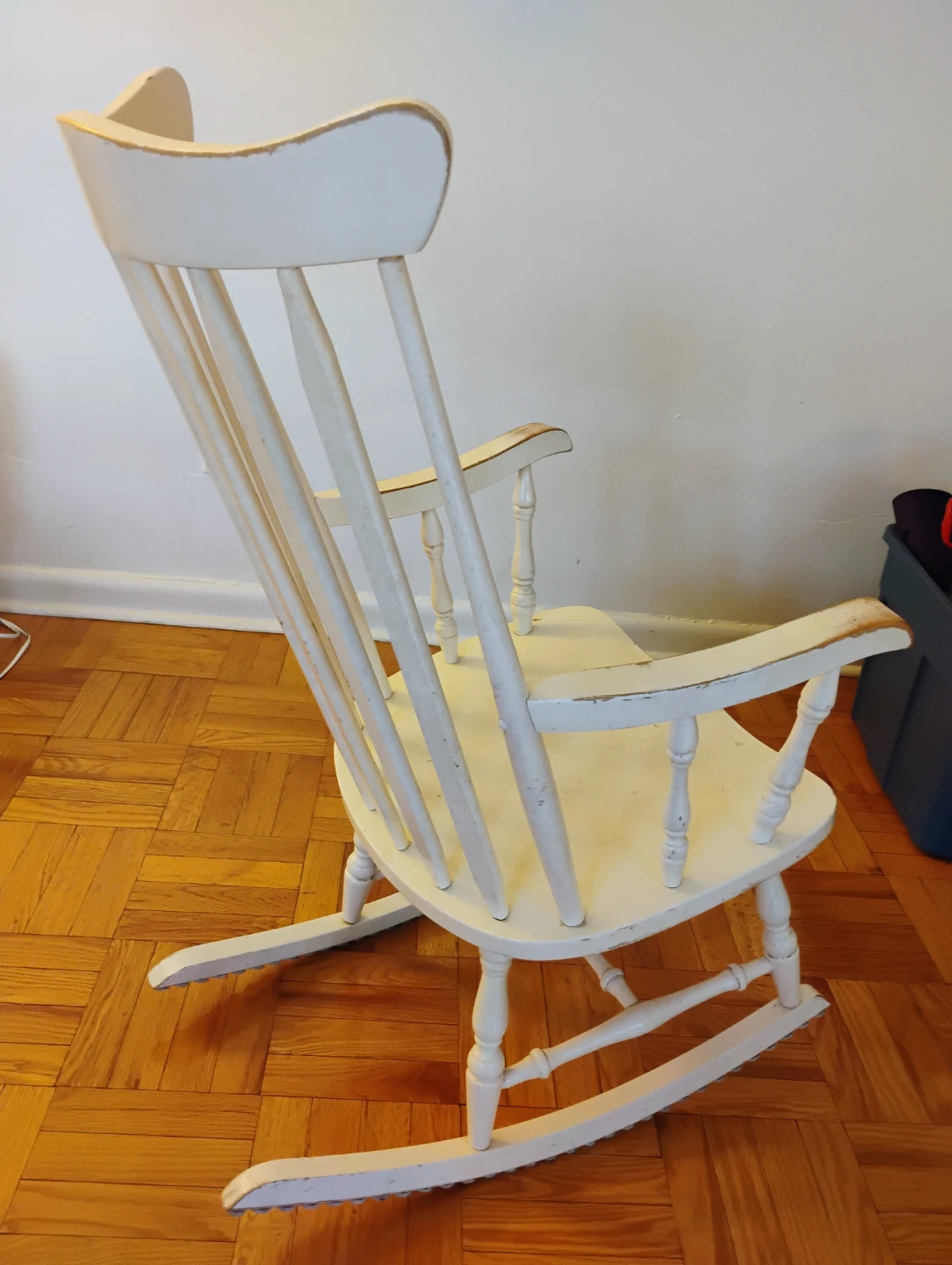 White Wooden Rocking Chair - photo 2