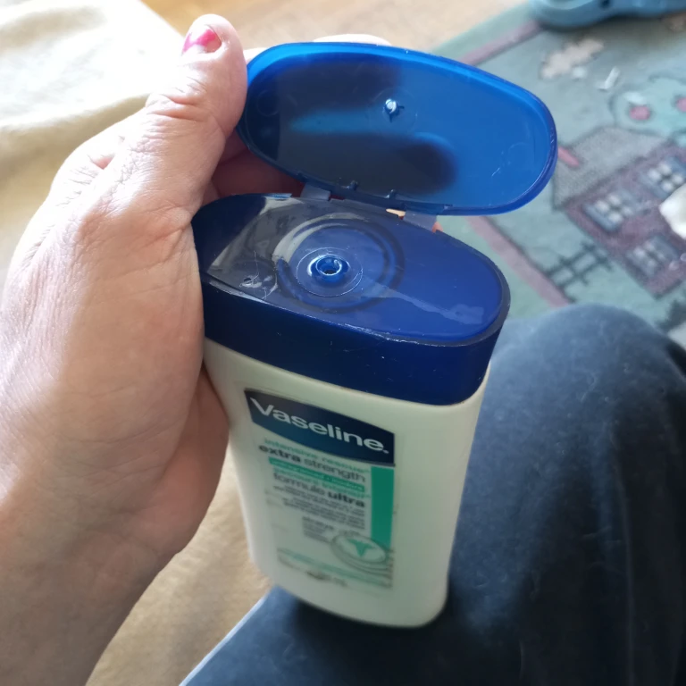 Vaseline Intensive Rescue Extra Strength Lotion - photo 5