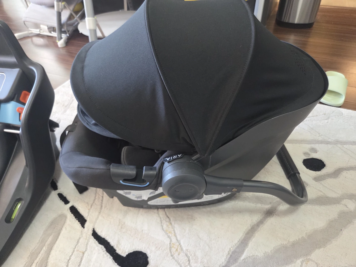 UPPAbaby Aria Infant Car Seat and Base - photo 4