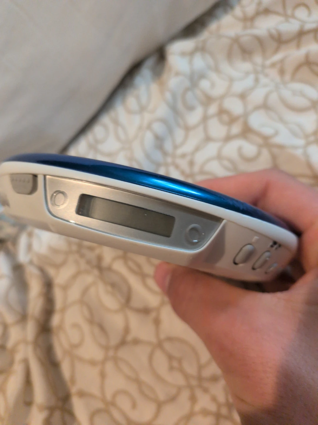 Sony CD Walkman D-EJ010 Portable CD Player - photo 3