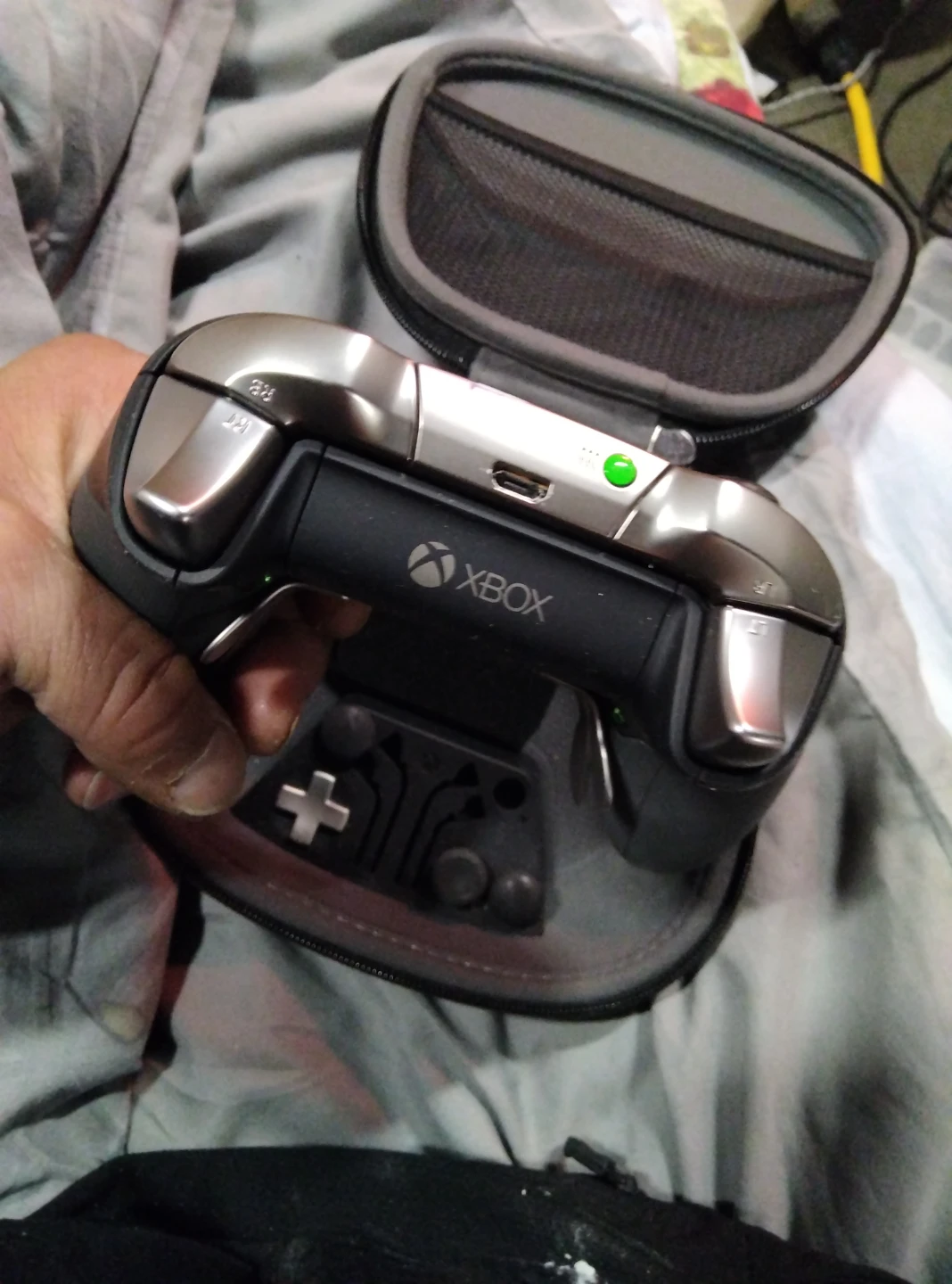 Xbox Elite Series 2 Controller with Carrying Case - photo 3