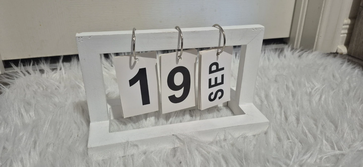 Wooden Perpetual Flip Calendar - photo 2