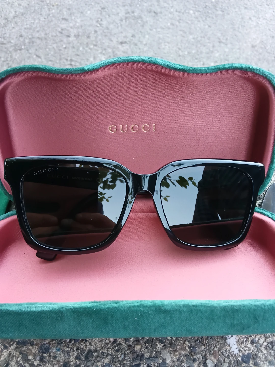 Gucci Sunglasses with Case - photo 2