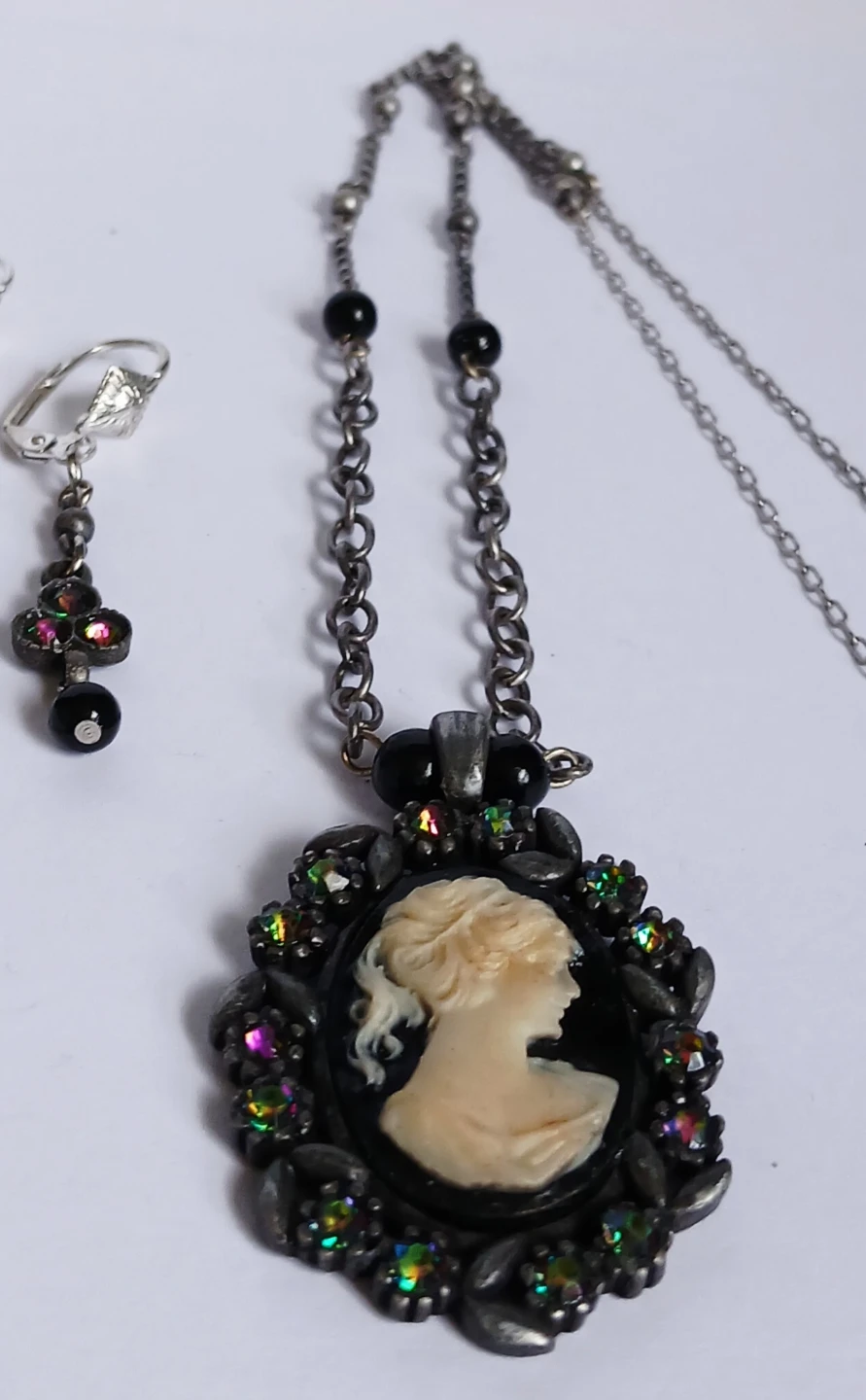 Cameo Necklace and Earrings Set - photo 5
