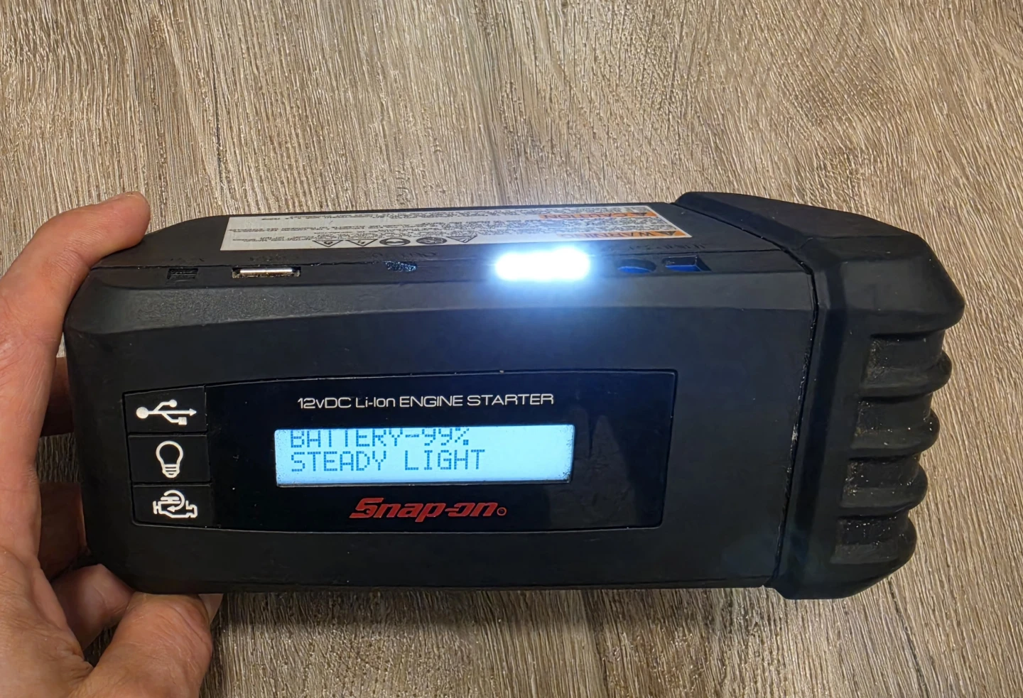 Snap-on 12V DC Li-Ion Engine Starter EEJP201MBK - photo 2