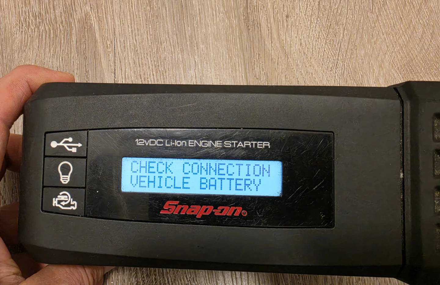 Snap-on 12V DC Li-Ion Engine Starter EEJP201MBK - photo 3