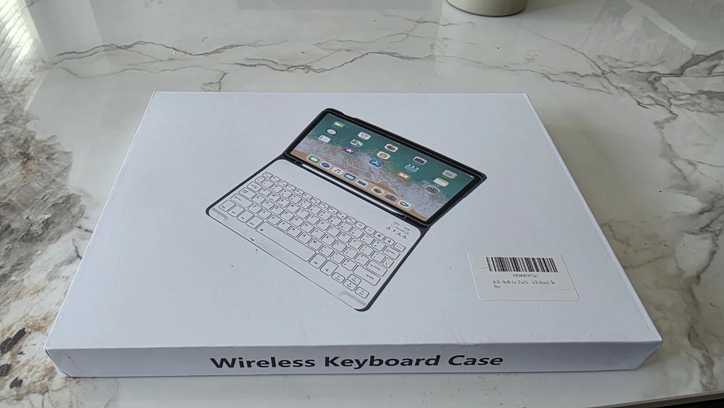 Sky Blue Wireless Keyboard Case for iPad Air 11 Inch - photo 4