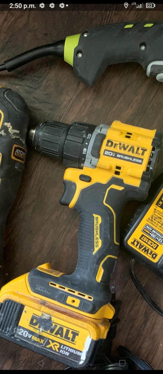 DeWalt 20V Brushless Drill and Oscillating Tool - photo 3