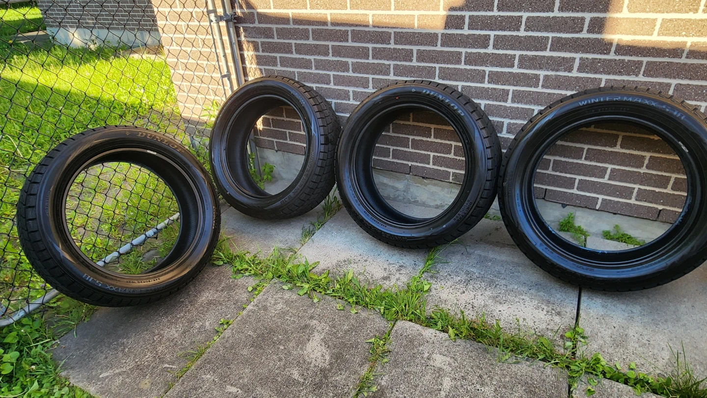 Dunlop Winter Maxx SJ8 Tires (Set of 4)