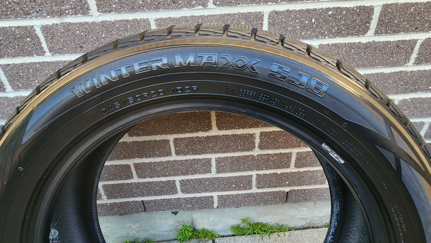 Dunlop Winter Maxx SJ8 Tires (Set of 4) - photo 3