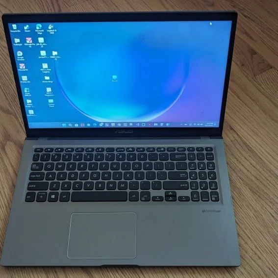 15" Asus laptop i5/8gb ram/256SSD HD. Windows 11.