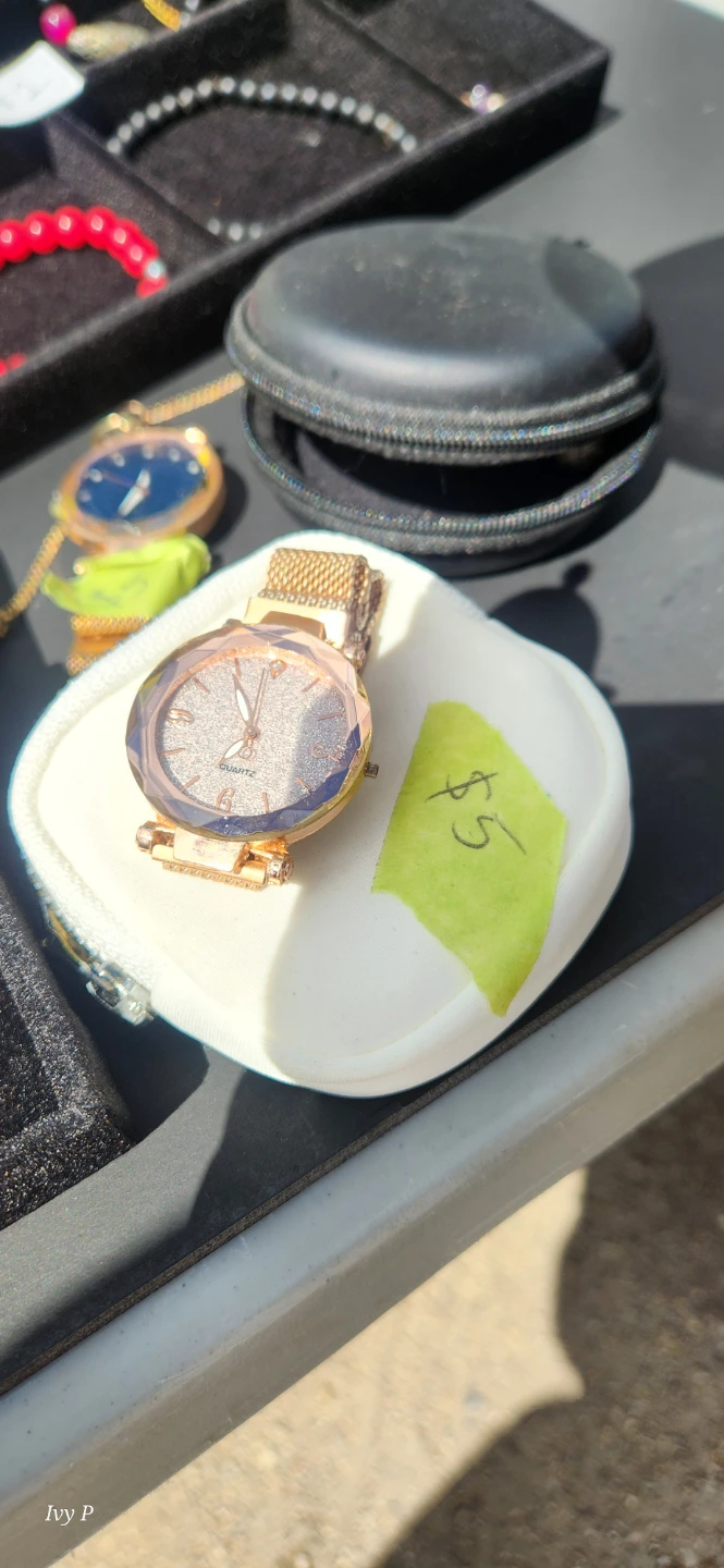 Ladies Fashion watch (just Gold colored not real gold)