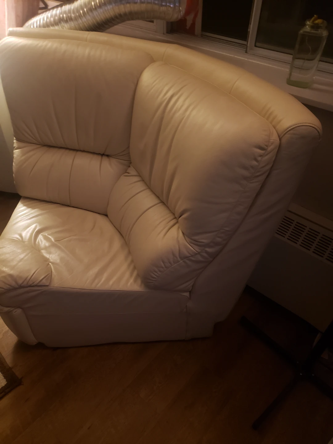 Cream Leather Corner Chair - photo 3