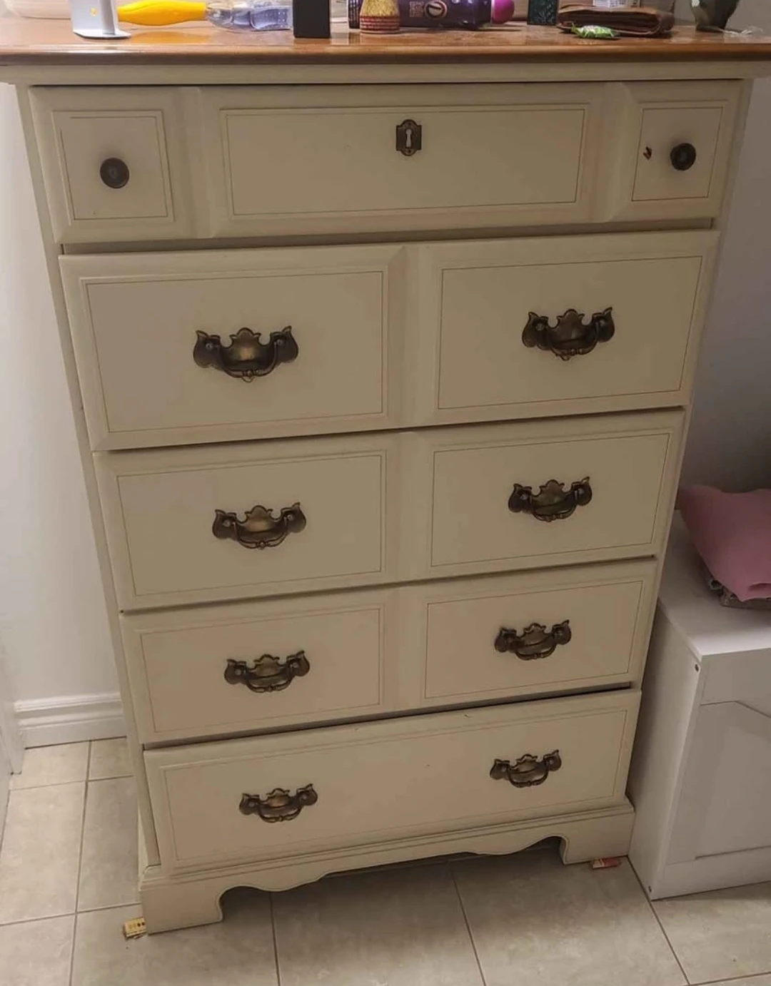 Ethan Allen solid wood dressers and night table - photo 3