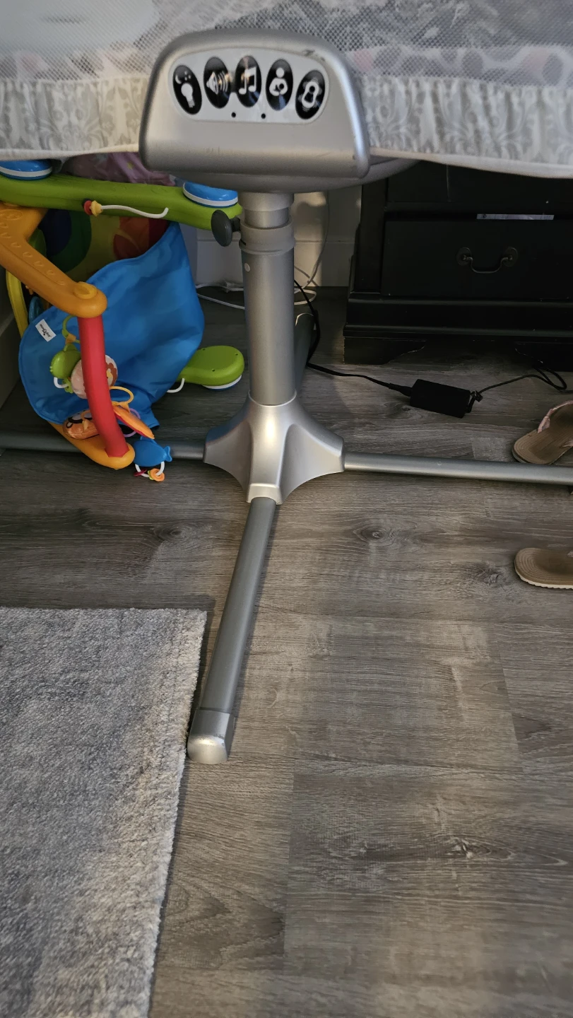 FREE Halo SWIVEL Bassinet - photo 2
