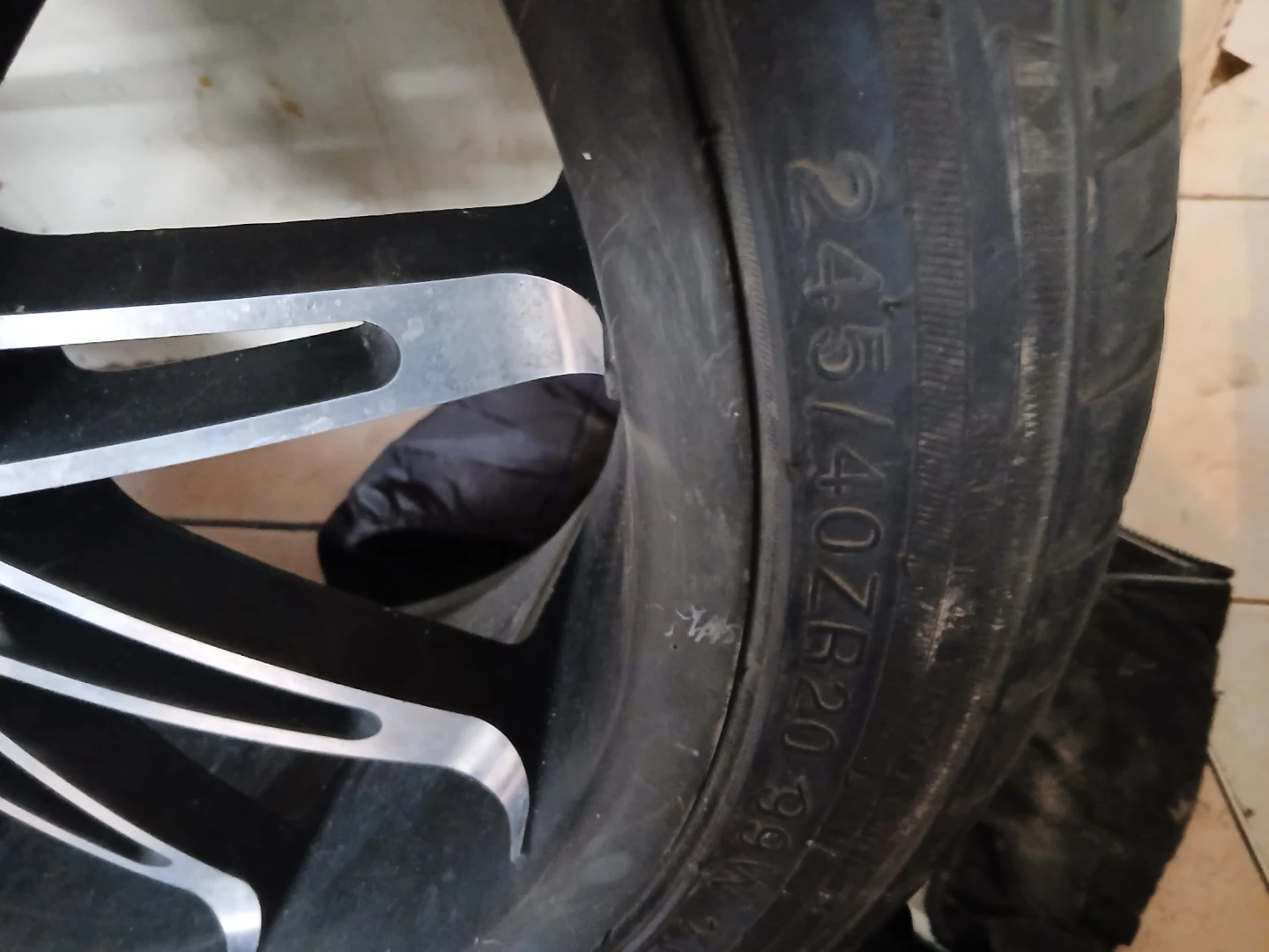 Lexani 20 inch Rims with Tires - photo 2