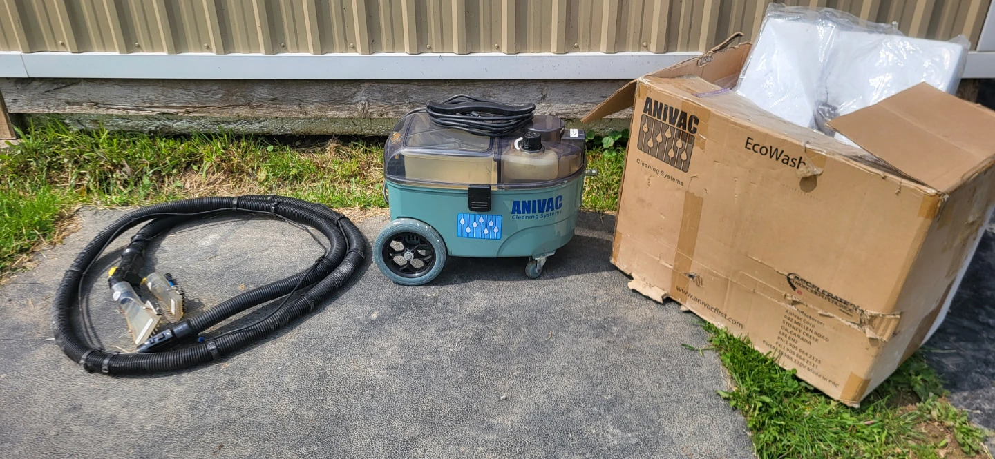 Anivac cleaning system for horses & dogs