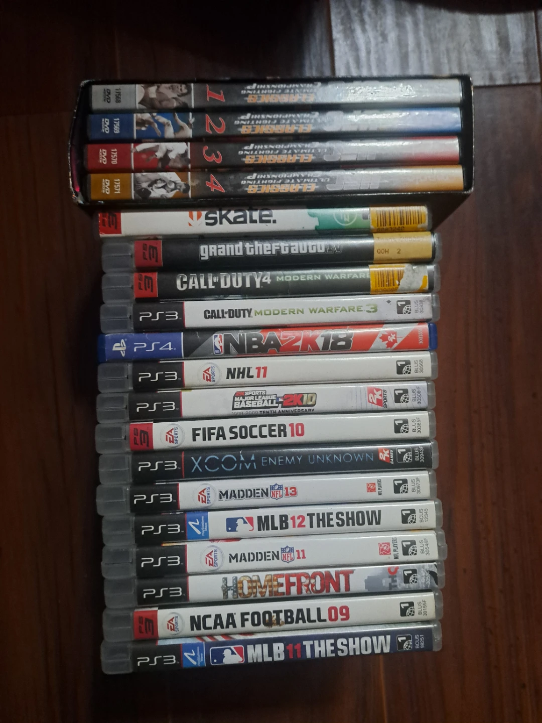 1 PS Controller, 1 PS4 games, 14 PS3 games,