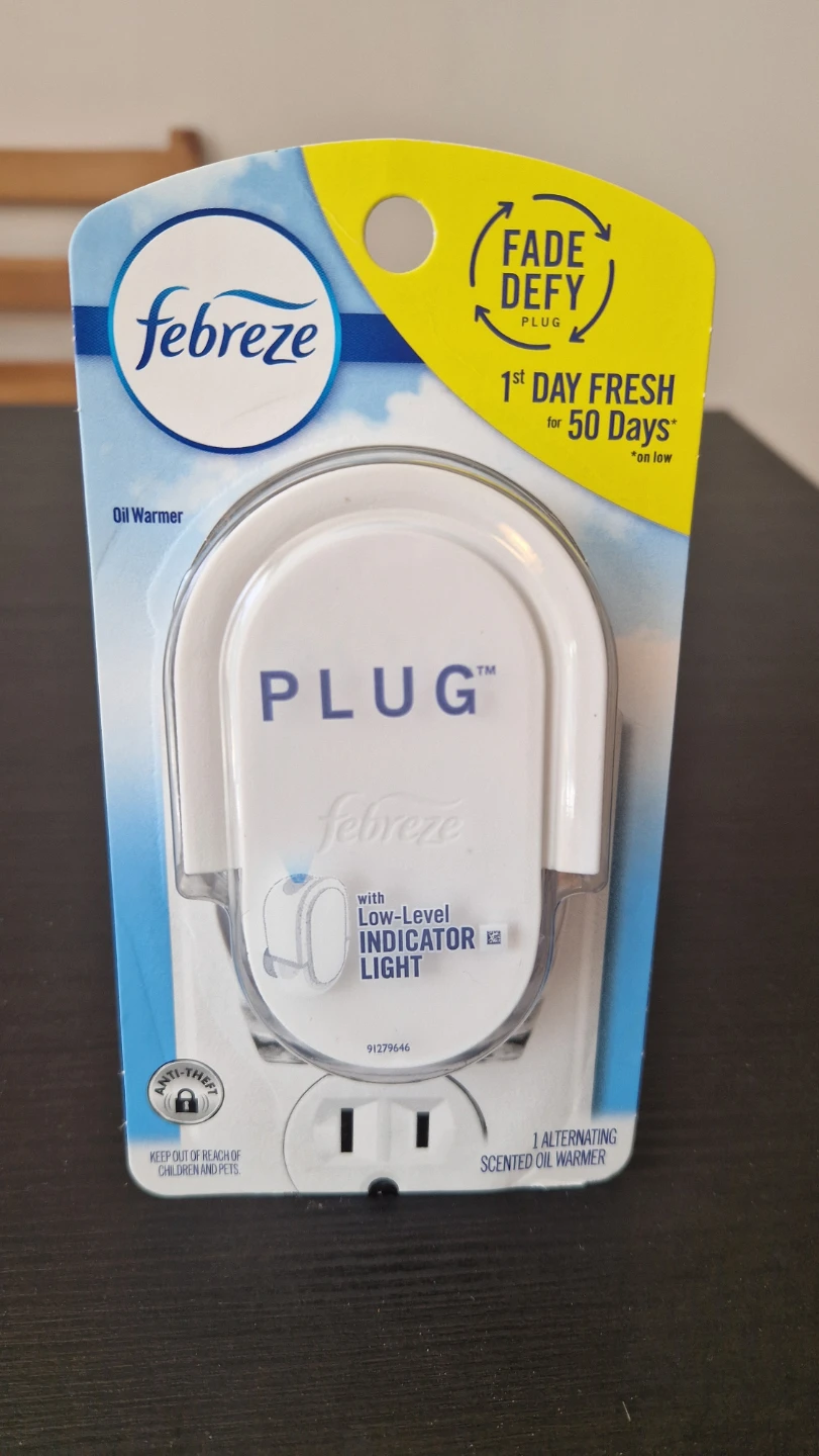 Febreze Plug Oil Warmer with Low-Level Indicator Light