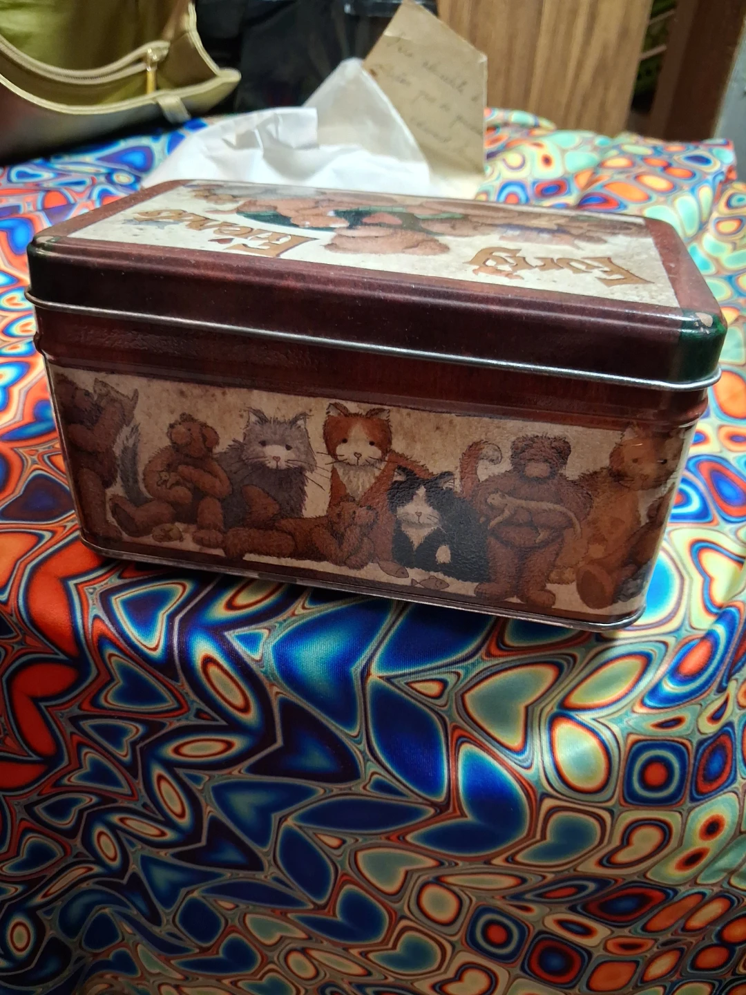 Vintage Tin Box with Cats and Bears Design - photo 2