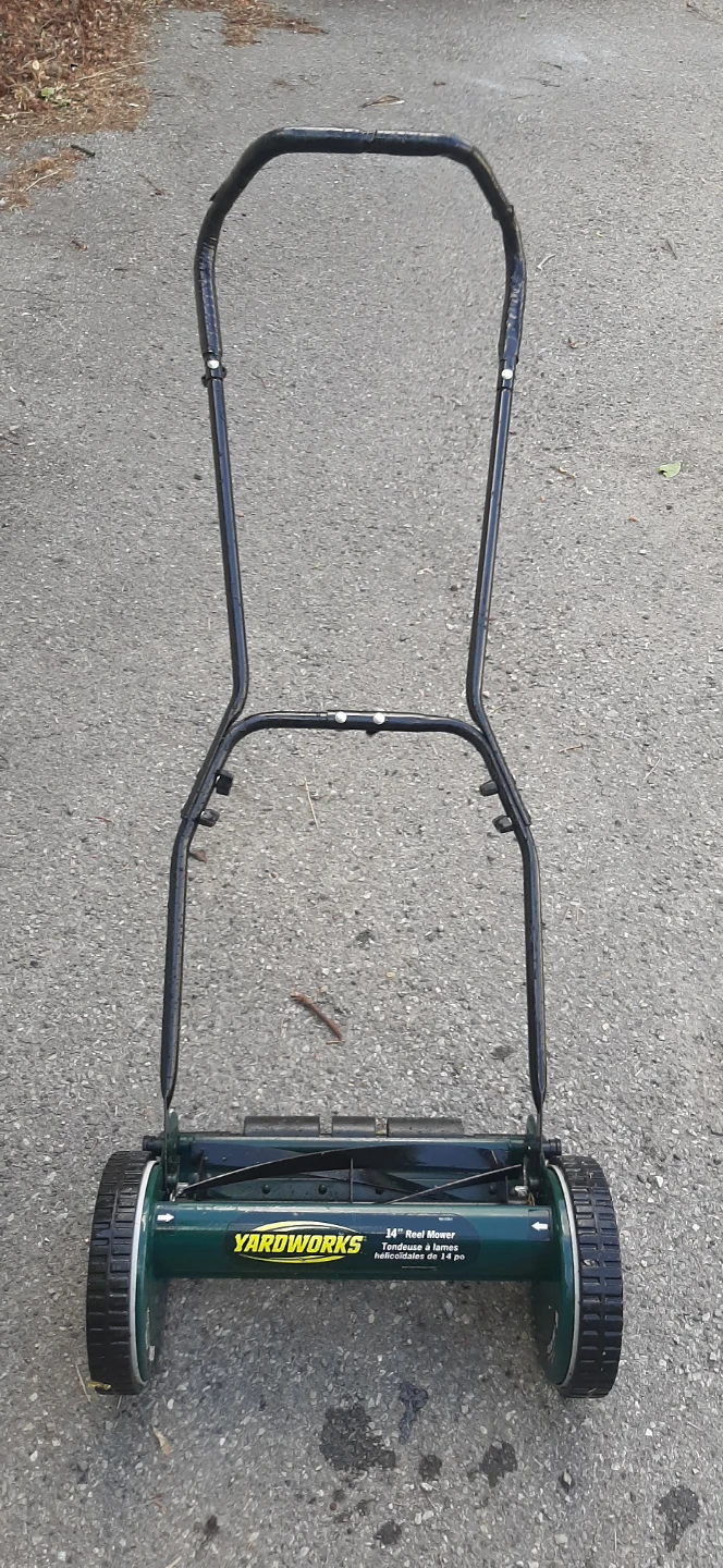 Yardworks 14" Reel Mower - photo 2
