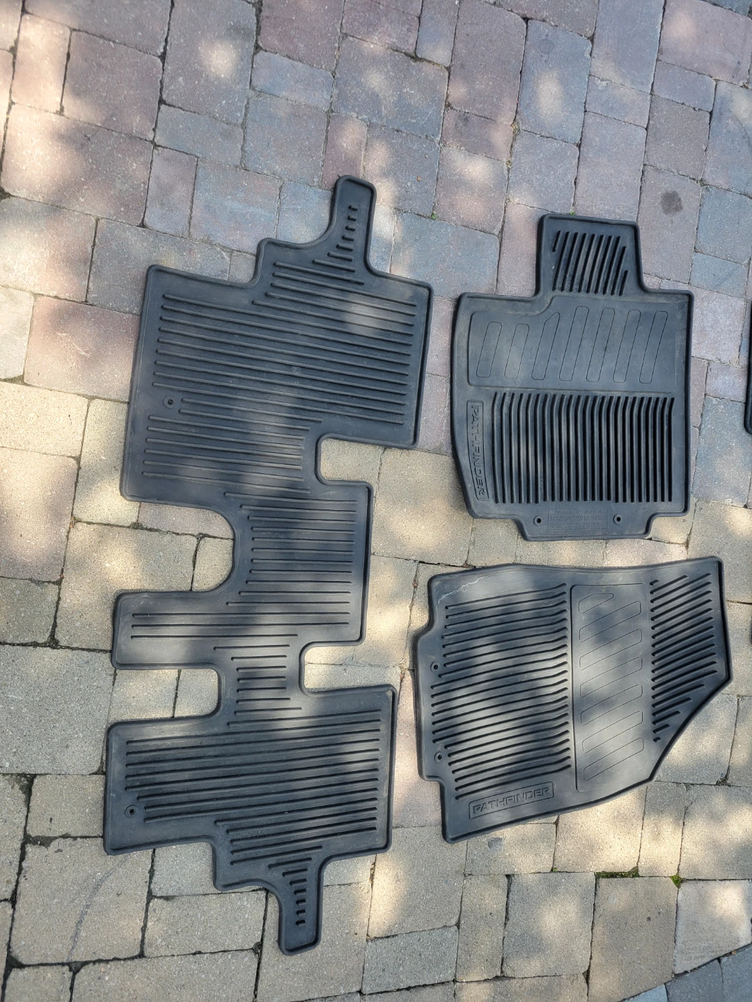 Nissan Pathfinder Floor Mats Set