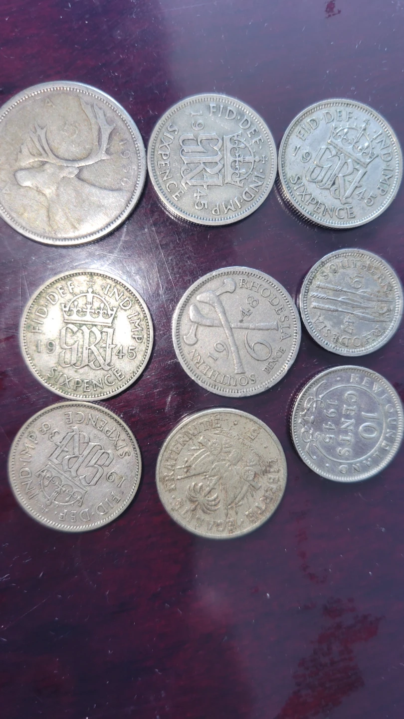 Collection of 9 Vintage Canadian and British Silver Coins - photo 2