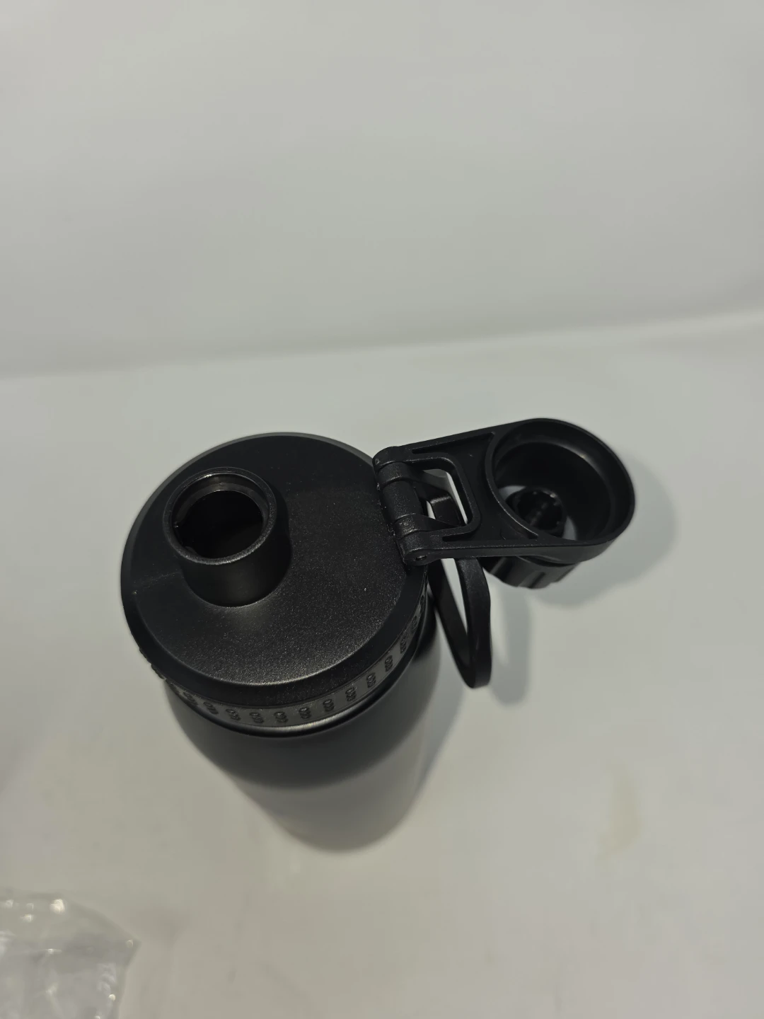 Black Maple Leaf Water Bottle ⚽️ - photo 2