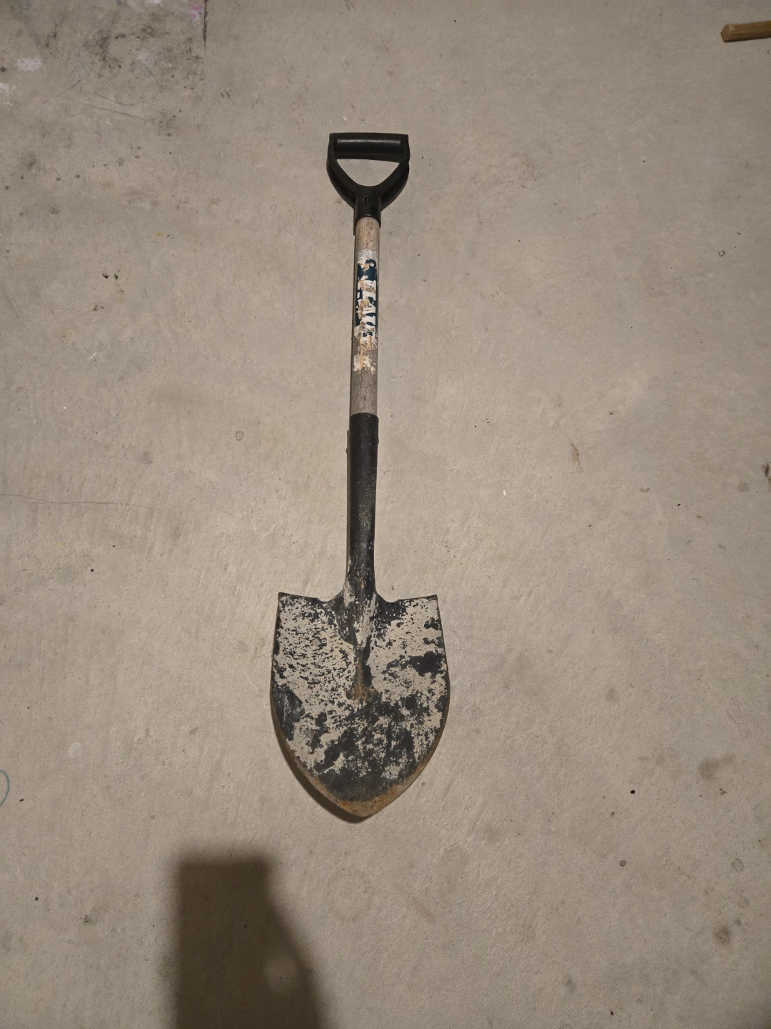 D-handle Shovel