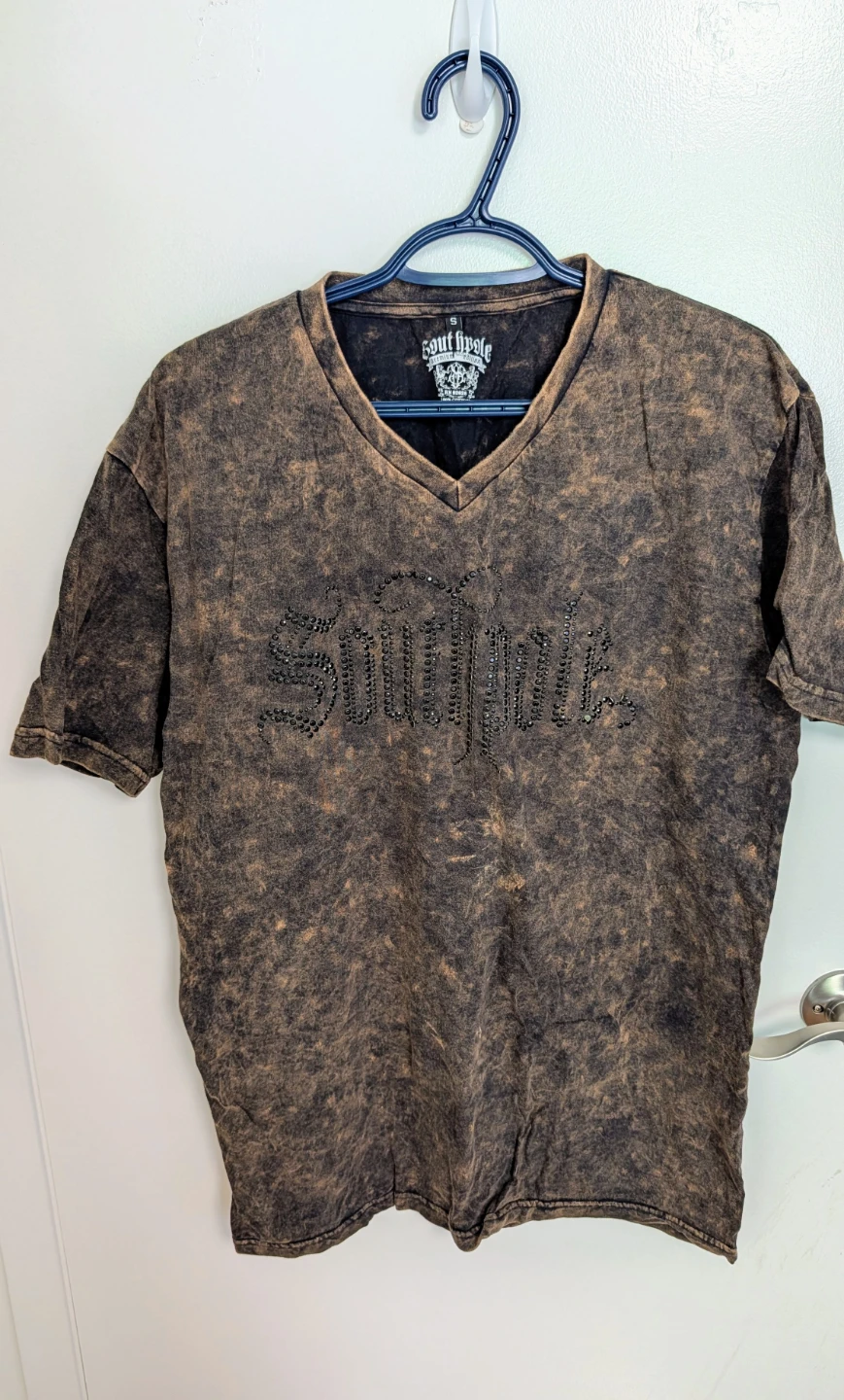 Southpole Rhinestone V-Neck T-Shirt - Men's Size Small