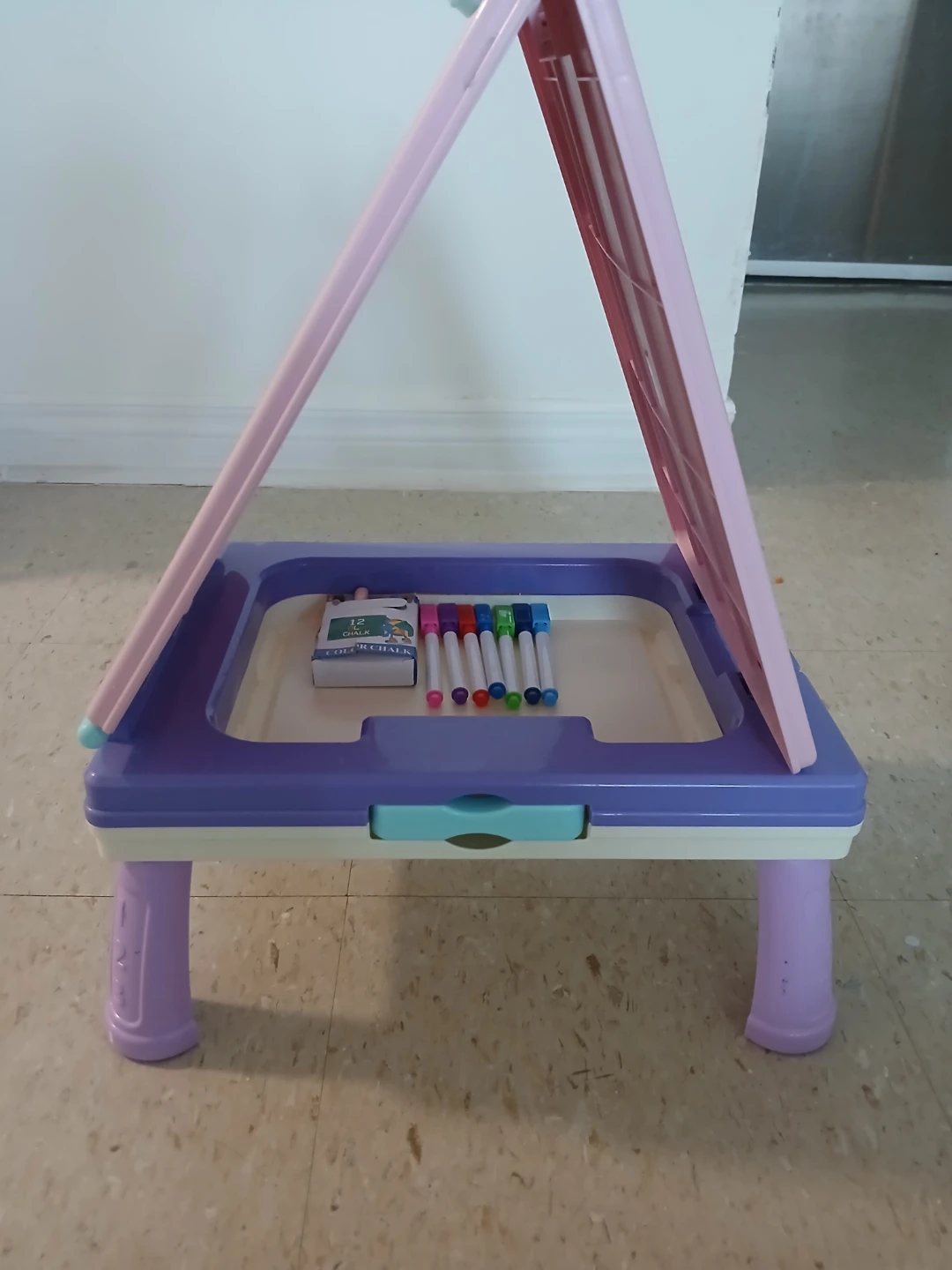 Black and white board for toddlers