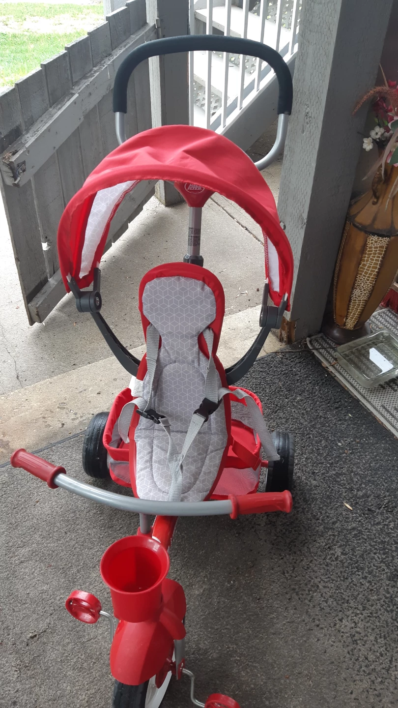 Radio Flyer beginner tricycle - photo 2
