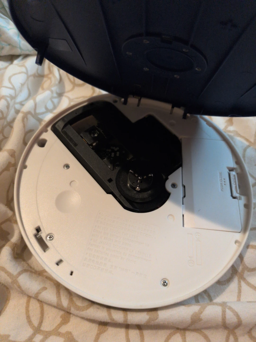 Sony CD Walkman D-EJ010 Portable CD Player - photo 4