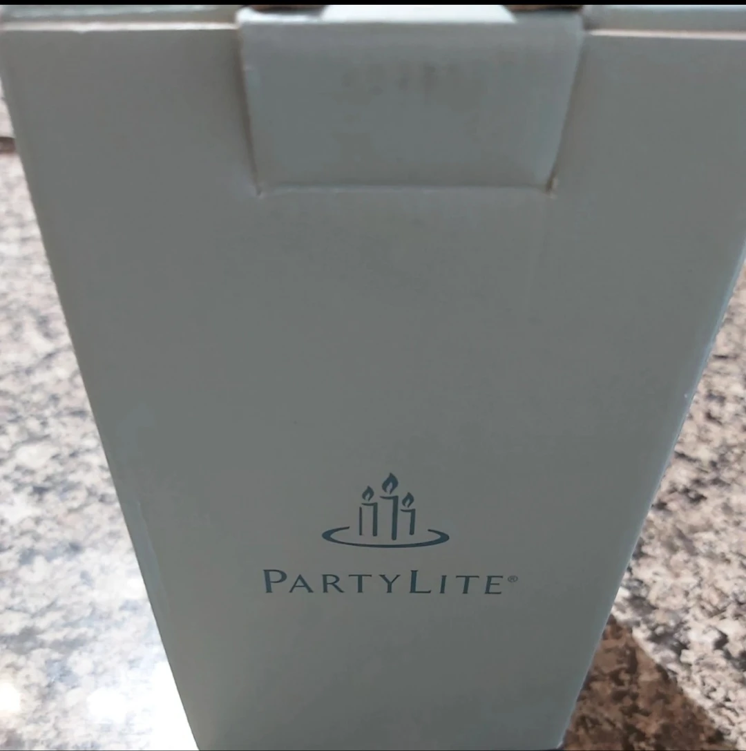⚽️ Partylite Heirloom Pearls Volupte Elegance Pillar Candle