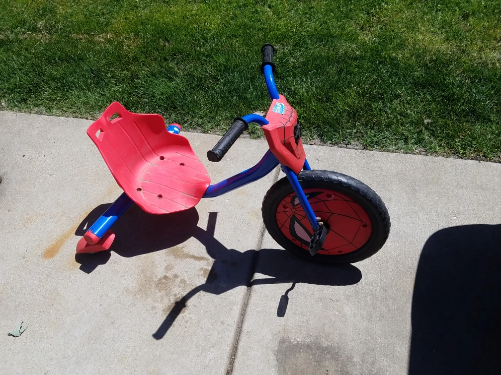 Spiderman Themed Tricycle - photo 2