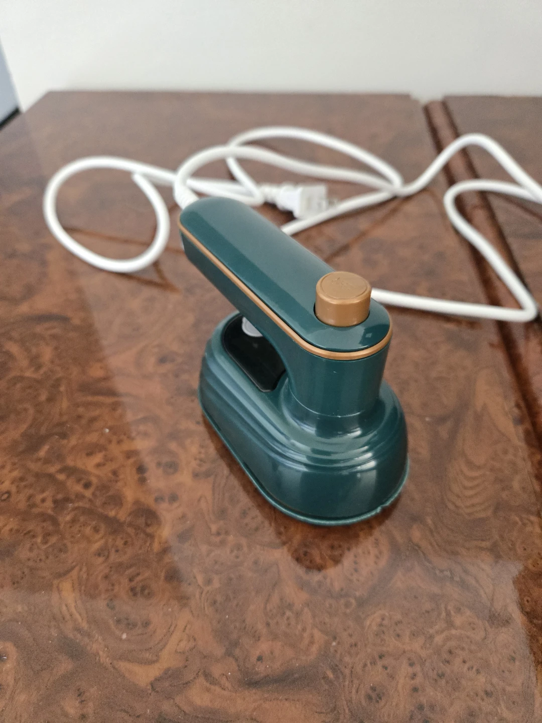 Portable Mini Steam Iron ⚽