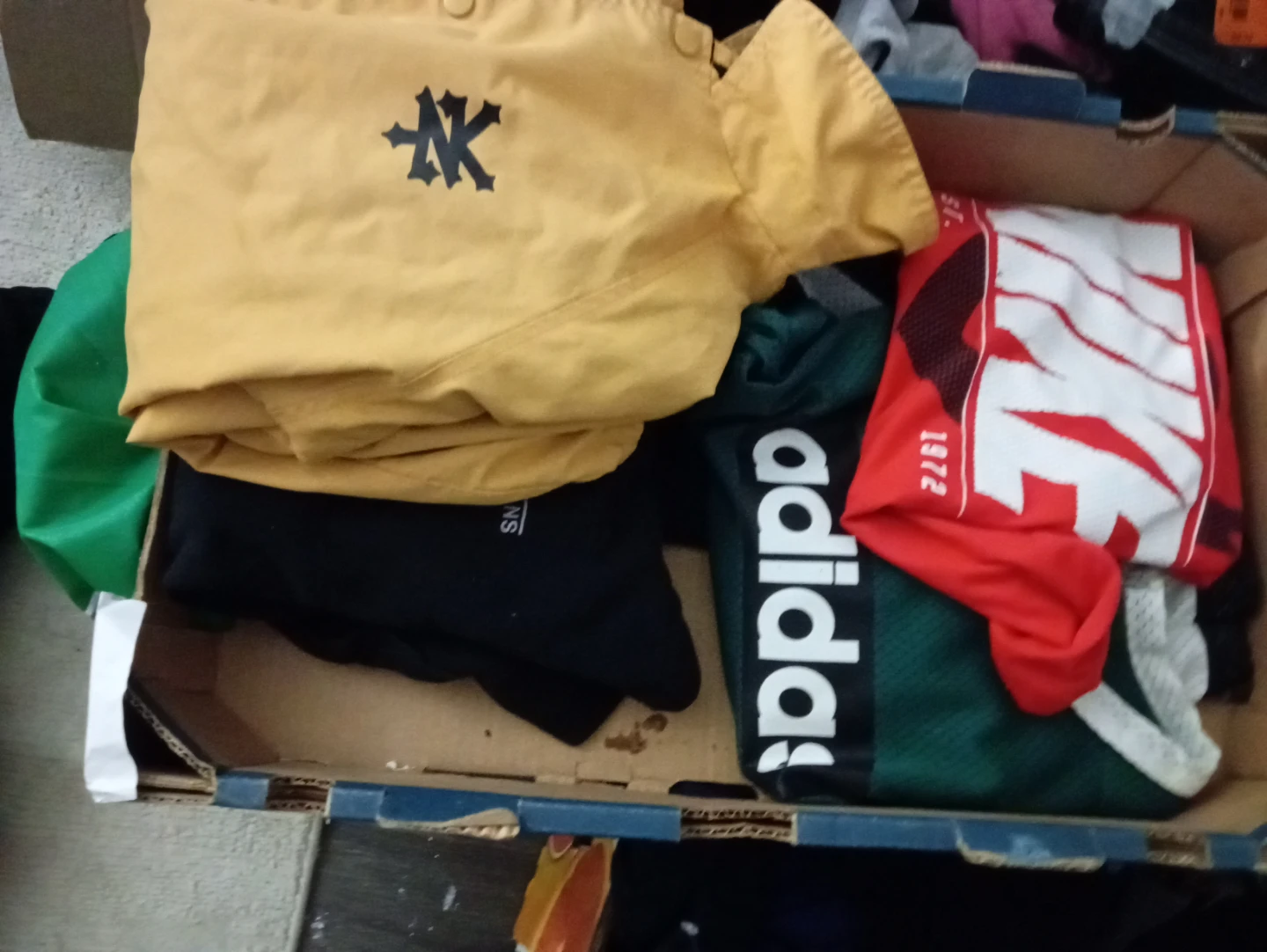 Assorted Women's Activewear and Apparel 90+items - photo 5