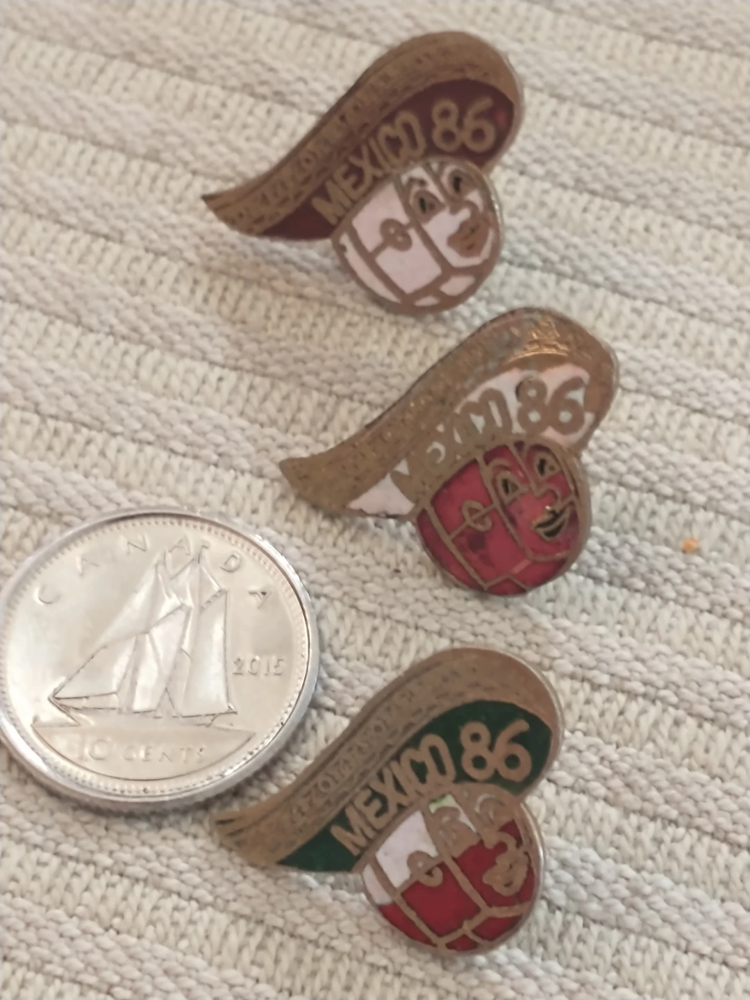 Set of three Mexico 86 World Cup Soccer Pin Set - photo 3