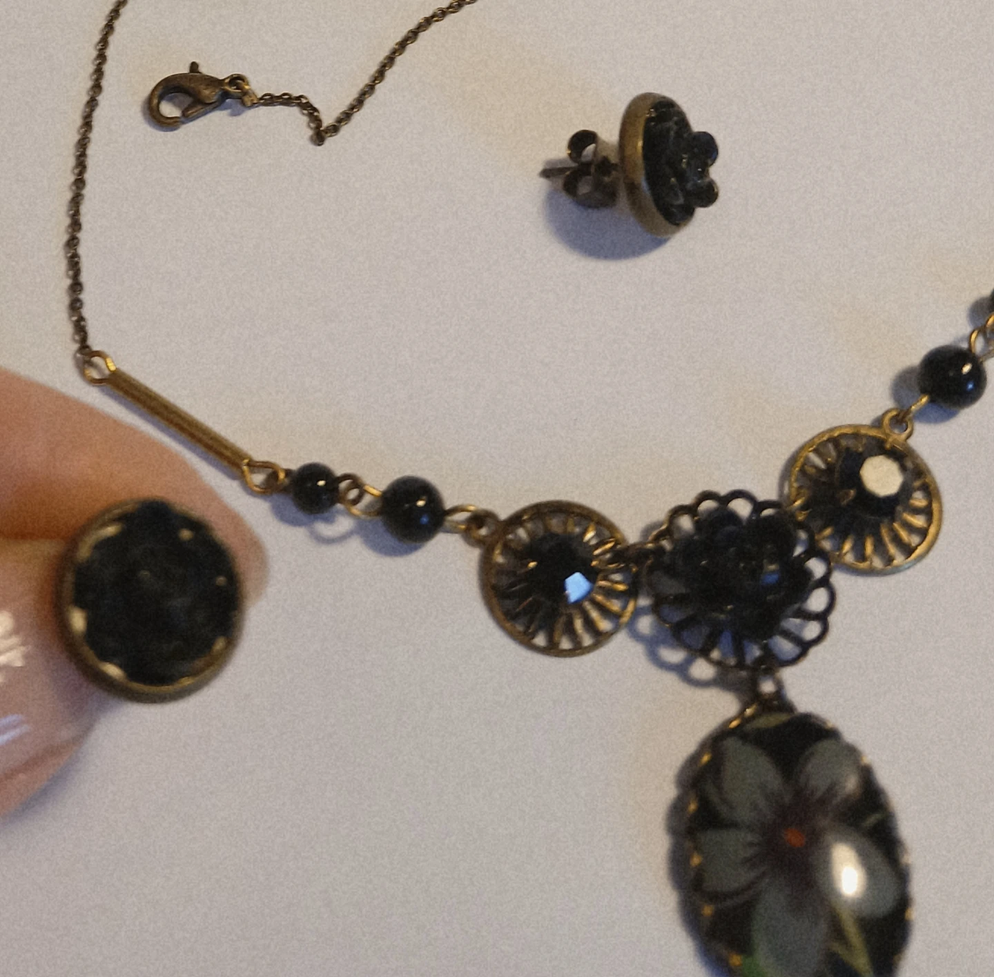 Vintage Flower Necklace and Earrings Set - photo 3